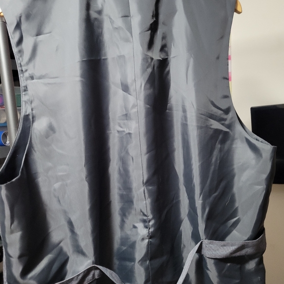 American Rag gray pin-striped vest - Picture 3 of 3